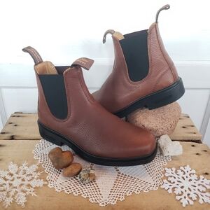 Chisel Toe Blundstone #1313 Pebble Brown Dress Boot Chelsea Elastic Ankle Bootie